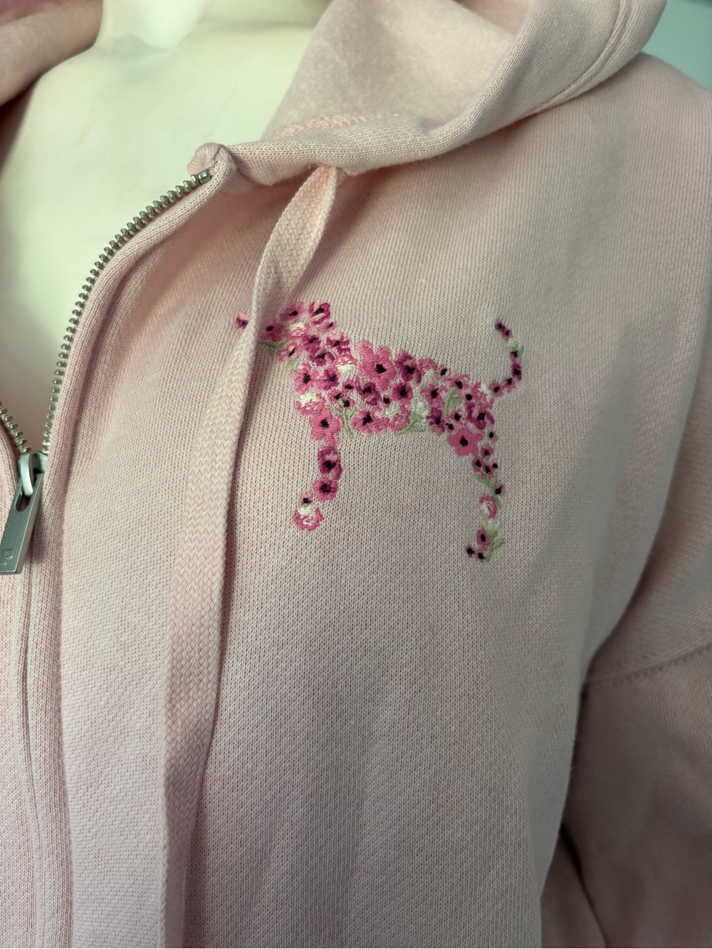 Victoria’s Secret PINK | NWT’s flower embroidered dog Y2K zip up sweater - Picture 6 of 6